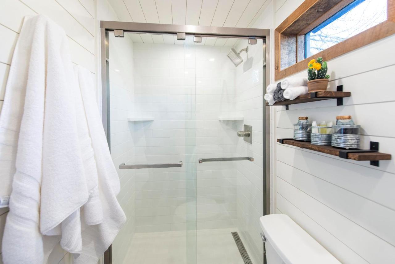 New The Lone Star Shipping Container Villa Fredericksburg Dış mekan fotoğraf